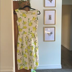 Sleeveless Lemon Print Cream Dress